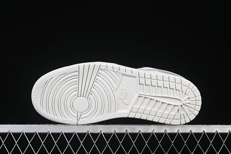 All categories Air Jordan Jordan series basketball shoes Air Jordan 1 Low G version pure original Air Jordan 1 Low AJ1 Joe 1 turquoise low-top retro culture basketball shoes IO2242-101